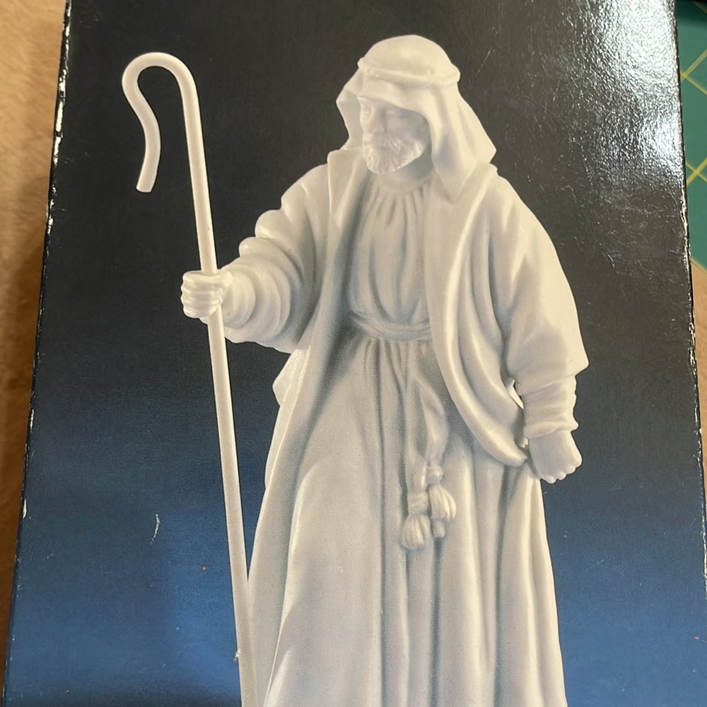 Avon Nativity Collectibles The Shepherd Porcelain Figurine. Excellent Condition.